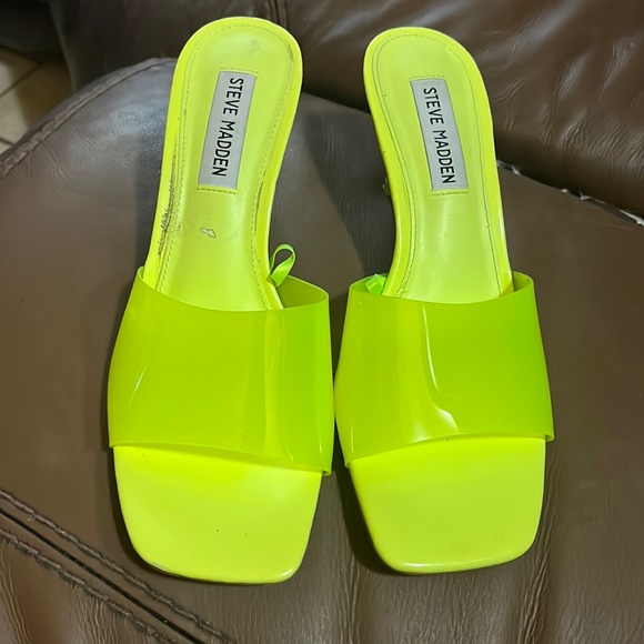 Steve Madden Neon Yellow Square Toe Lucite Heel - Picture 2 of 8